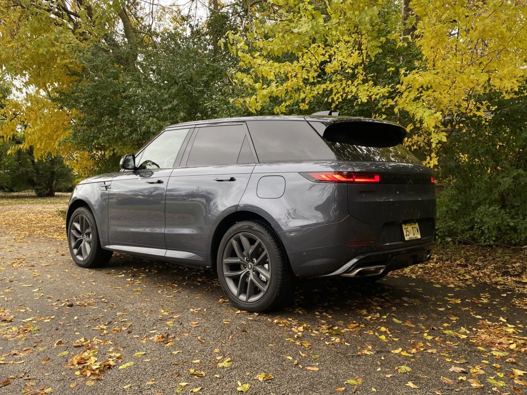 قيادة رانج روفر سبورت PHEV